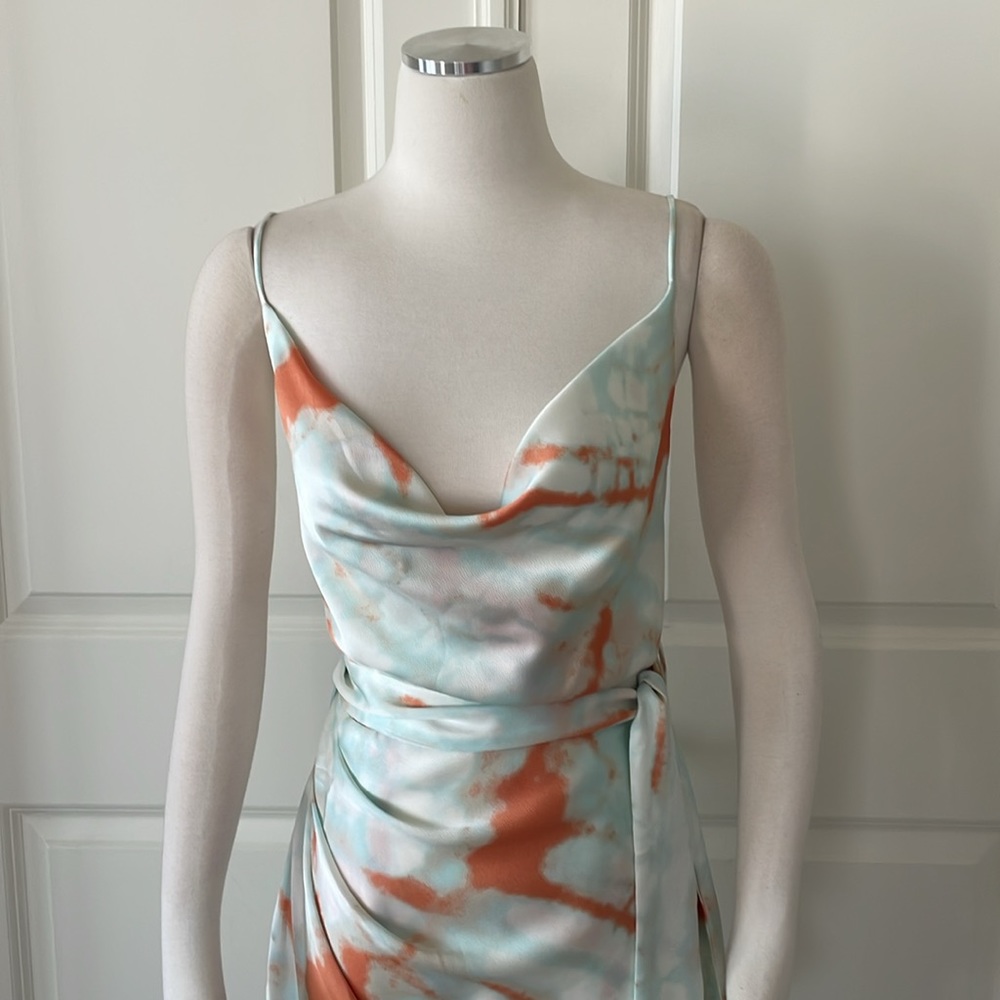 NWT Selfie Leslie Cowl Neck Dress Size Medium - Picture 5 of 12